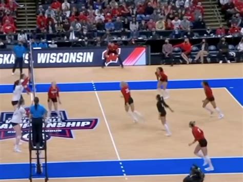 wisconsin volleyball team private photos leaked|Police investigate after private photos, videos of。